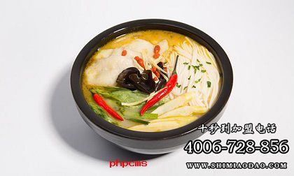 米線加盟：陳女士簽約加盟麗水市青田縣十秒到米線店