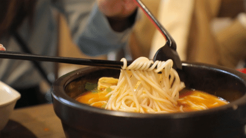 圓十秒到過(guò)橋米線加盟店的運(yùn)作優(yōu)勢(shì)體現(xiàn)在哪？